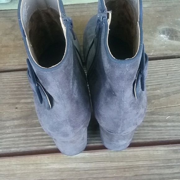 White Mountain Booties - Picture 6 of 6